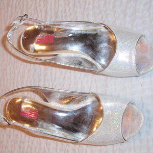 9&Co silver sparkly shoes. Size 8